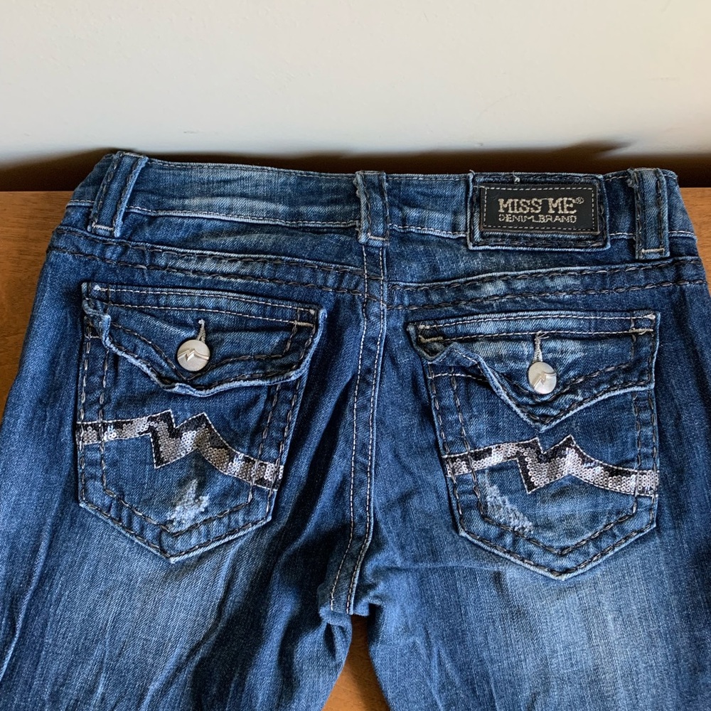 Straight Leg Miss Me jeans